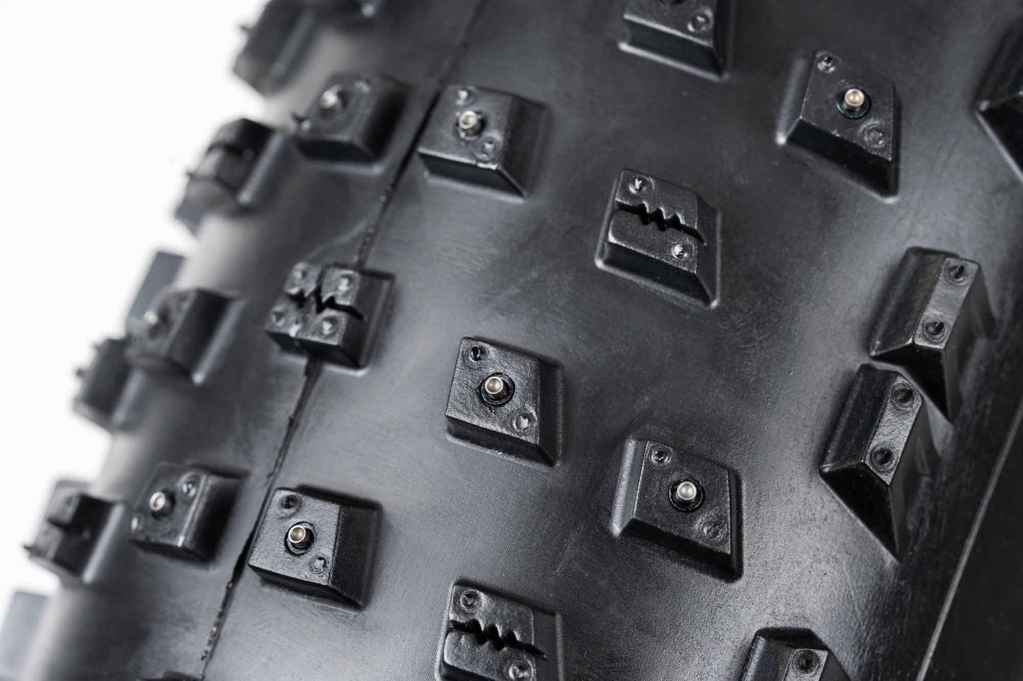 Big Quill Pig - Studdable Tire